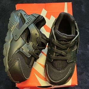 Nike Huarche Run Kids Black Sneakers